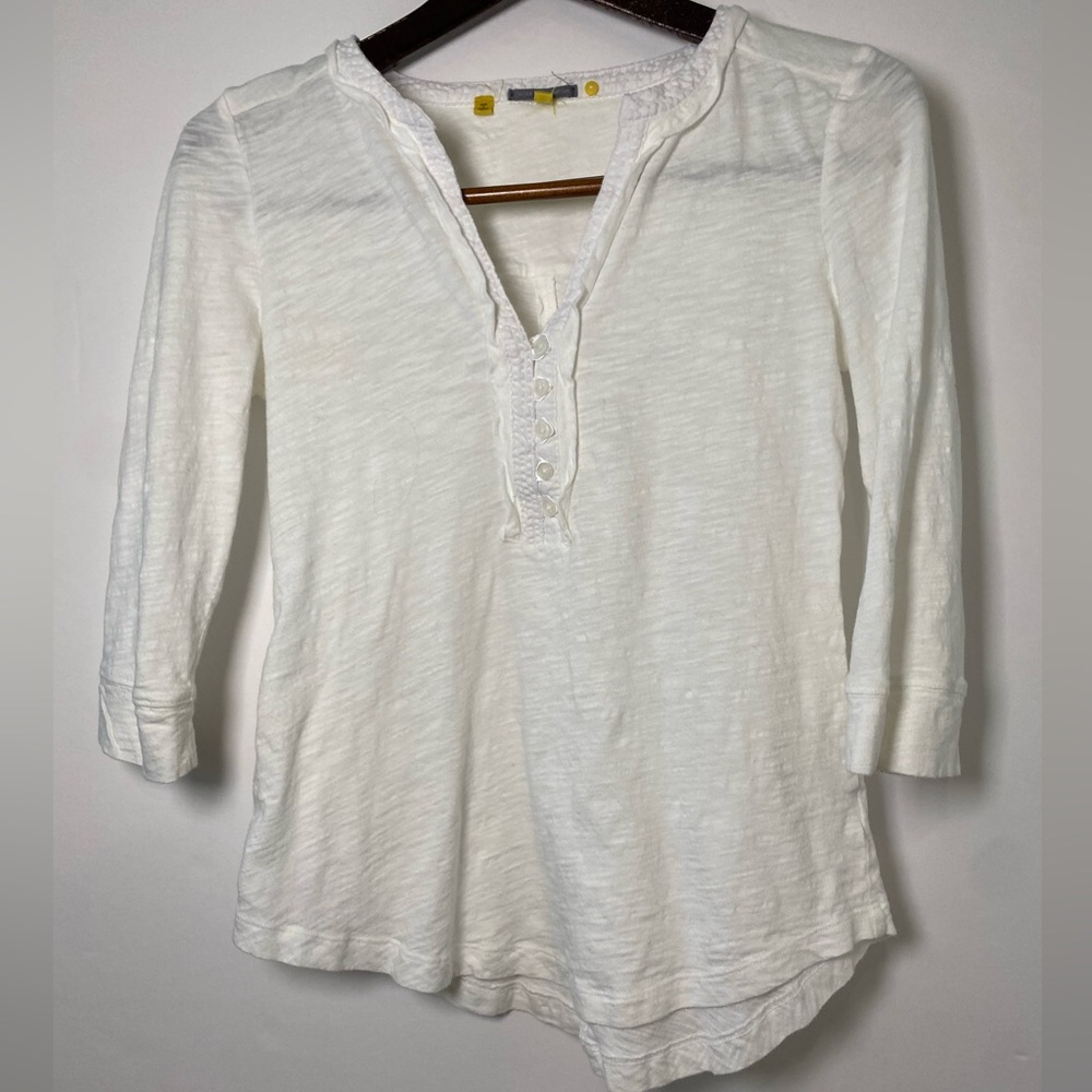Women's White Top w/ Buttons (Size S)